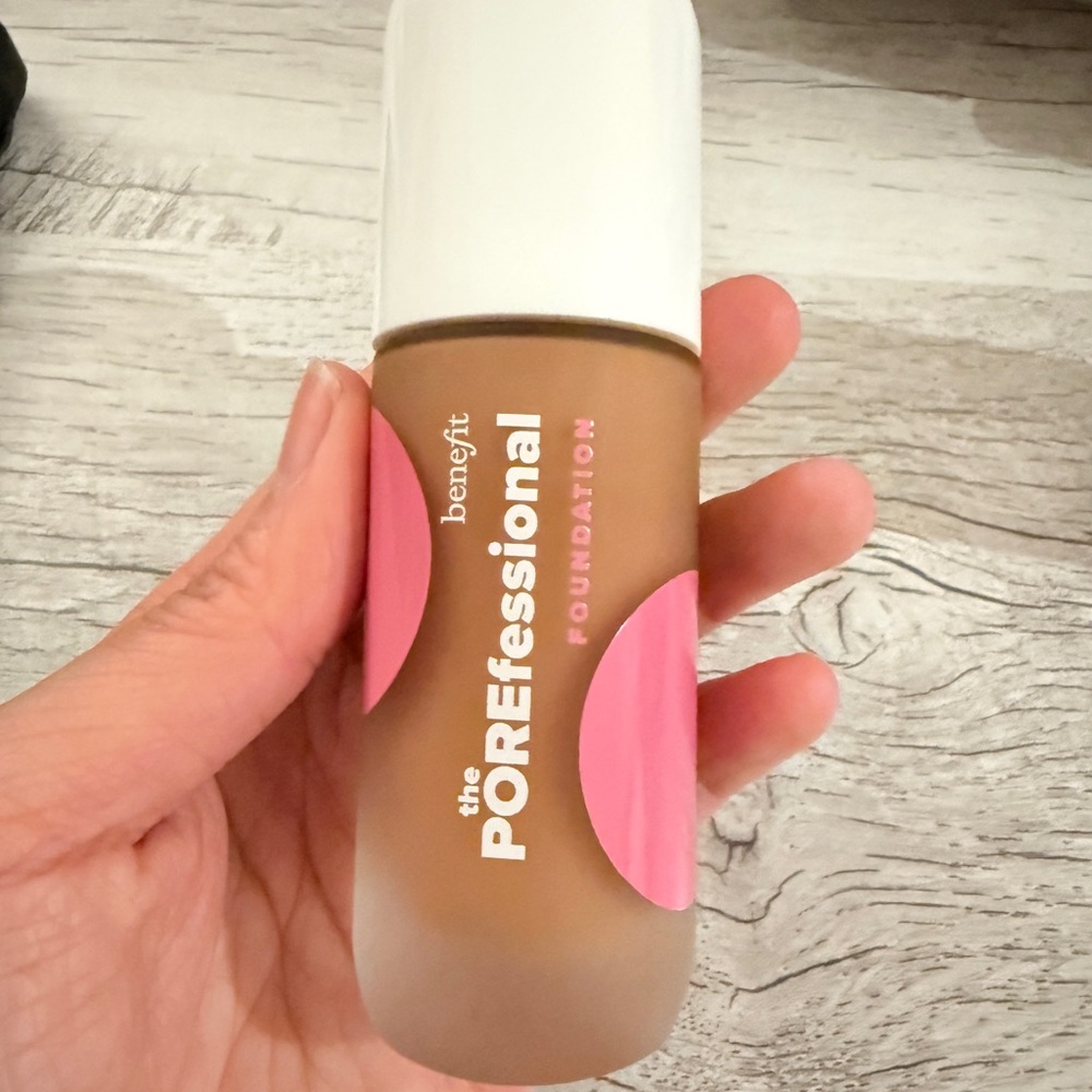 Benefit POREfessional Foundation 28N
